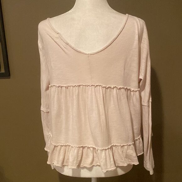 Altar’d State Ruffled Cropped Shirt Size Medium Light Tan Flowy - Picture 6 of 10